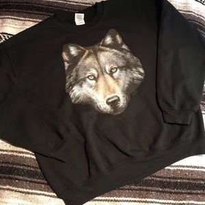 Graphic wolf sweatshirt